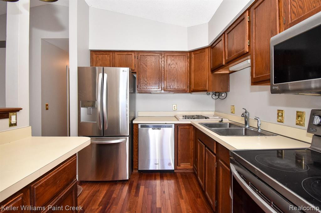 24236 BASHIAN Drive, Novi, MI — Photo 12