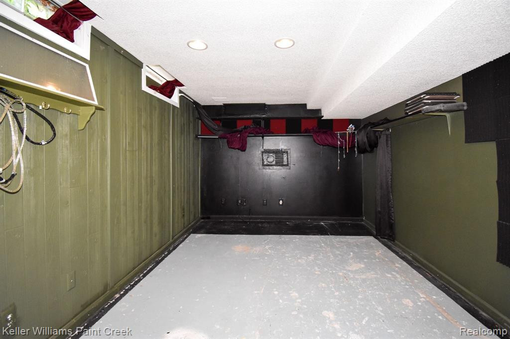 24236 BASHIAN Drive, Novi, MI — Photo 33
