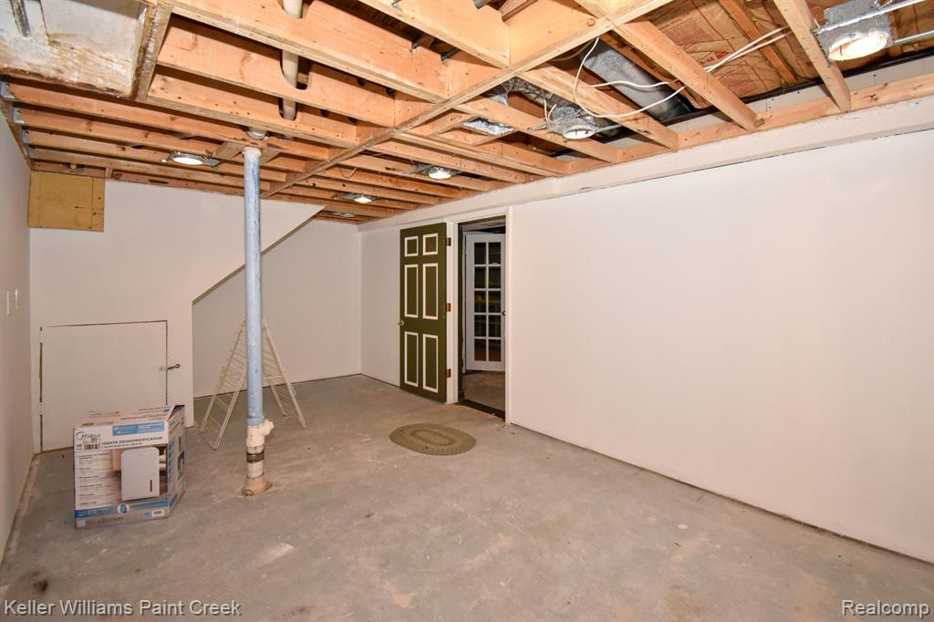24236 BASHIAN Drive, Novi, MI — Photo 35