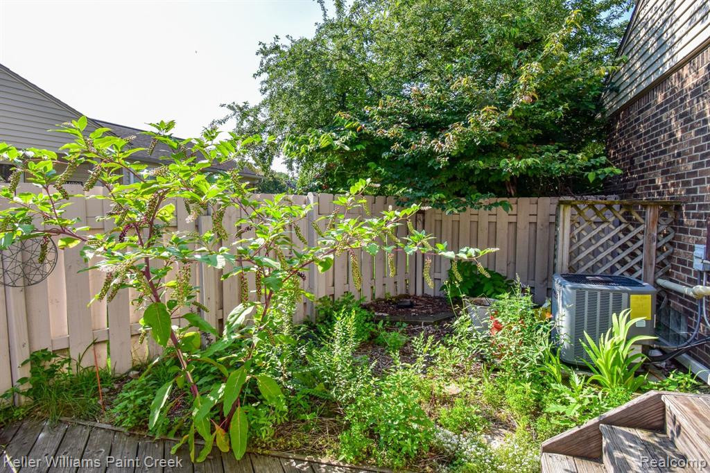 24236 BASHIAN Drive, Novi, MI — Photo 42