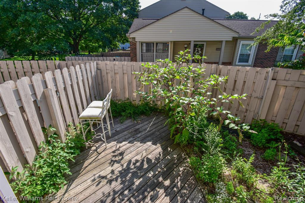24236 BASHIAN Drive, Novi, MI — Photo 43