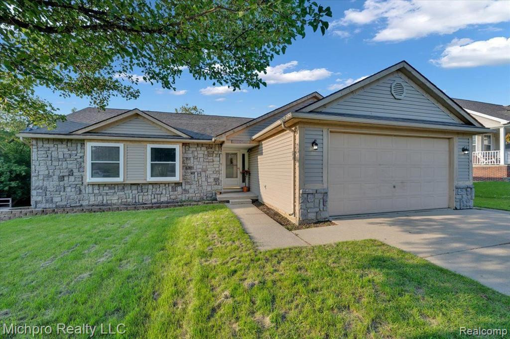 30 JAMESTOWN Drive, Metamora, MI 48455 — front exterior