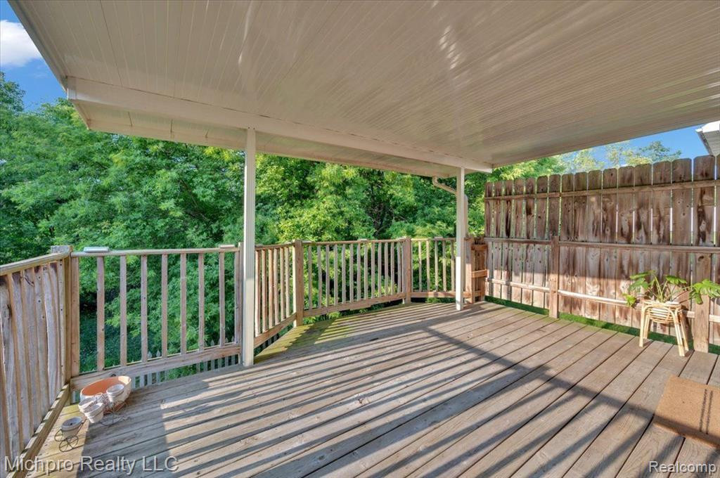 30 JAMESTOWN Drive, Metamora, MI 48455 — Photo 5