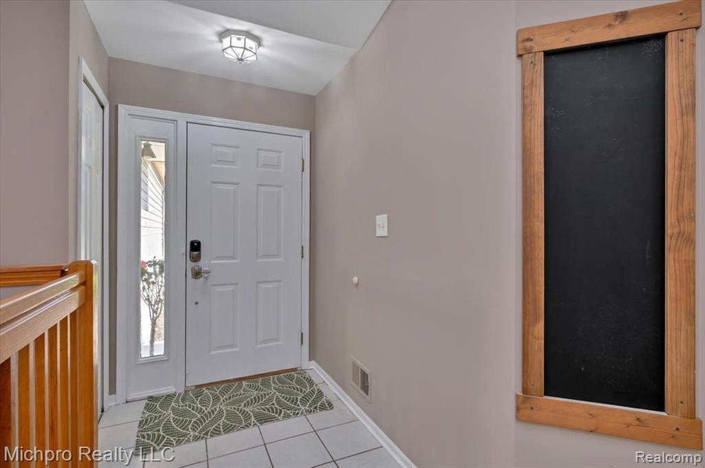 30 JAMESTOWN Drive, Metamora, MI 48455 — Photo 7