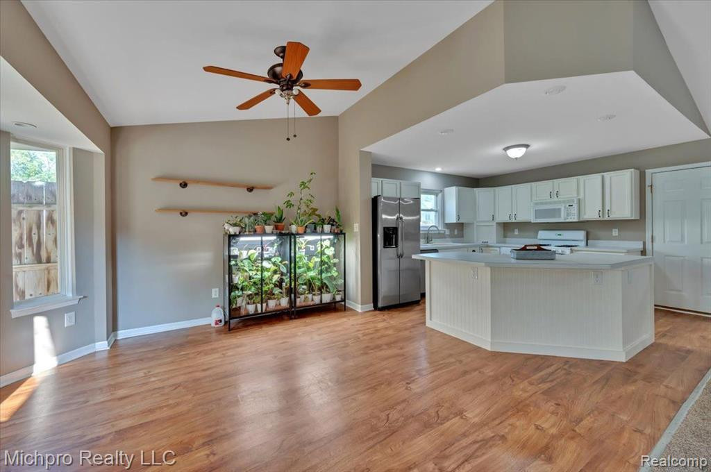 30 JAMESTOWN Drive, Metamora, MI 48455 — Photo 12