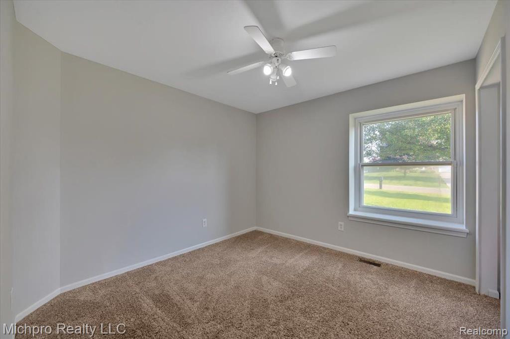 30 JAMESTOWN Drive, Metamora, MI 48455 — Photo 21