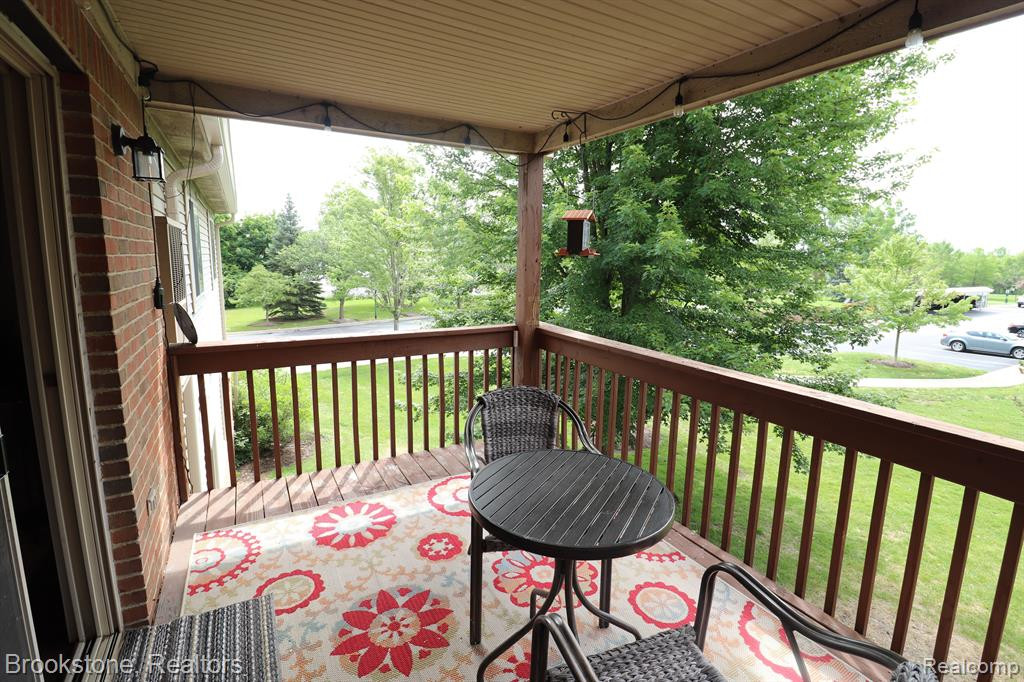 9786 SAWGRASS Court, Belleville, MI 48111 — Photo 8