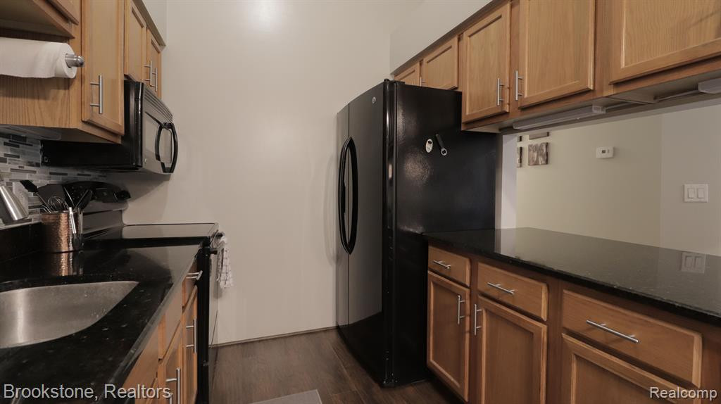 9786 SAWGRASS Court, Belleville, MI 48111 — Photo 10