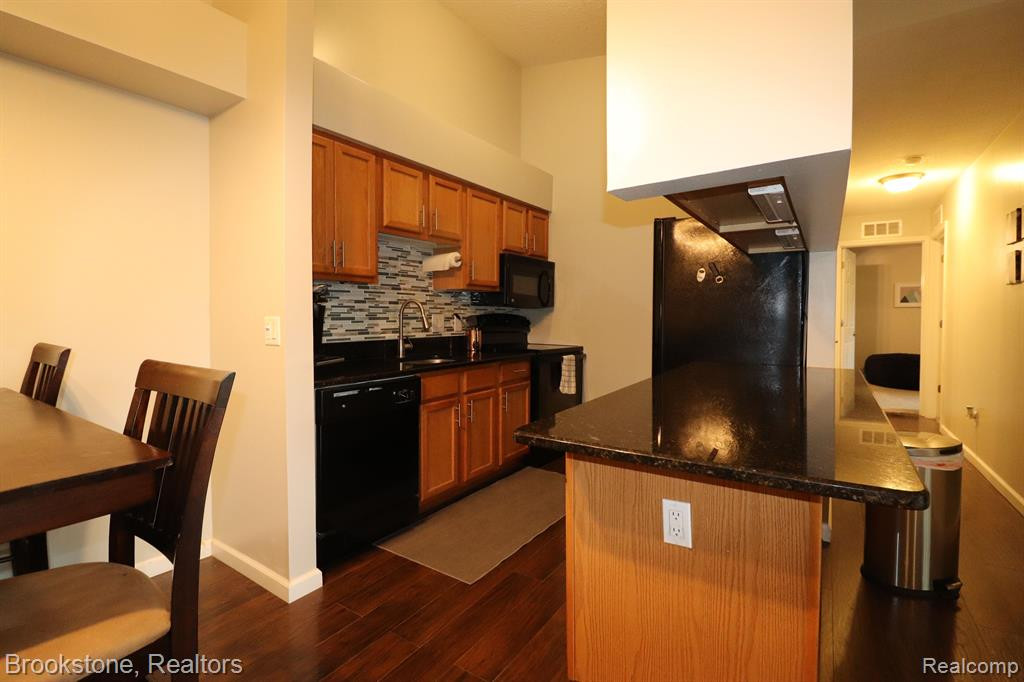 9786 SAWGRASS Court, Belleville, MI 48111 — Photo 14