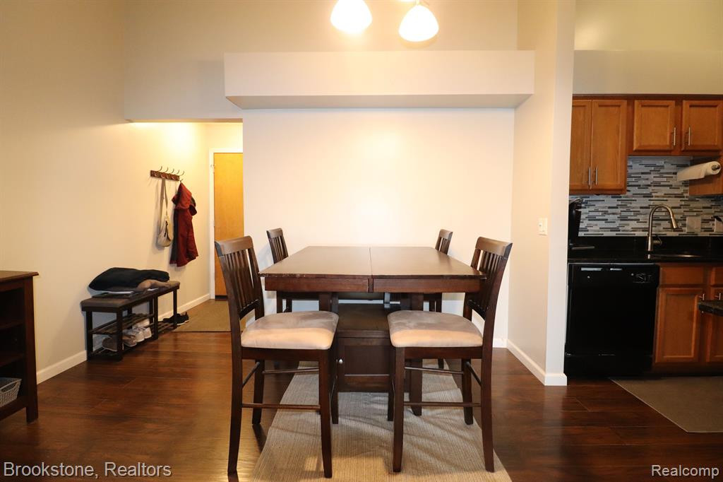 9786 SAWGRASS Court, Belleville, MI 48111 — Photo 15