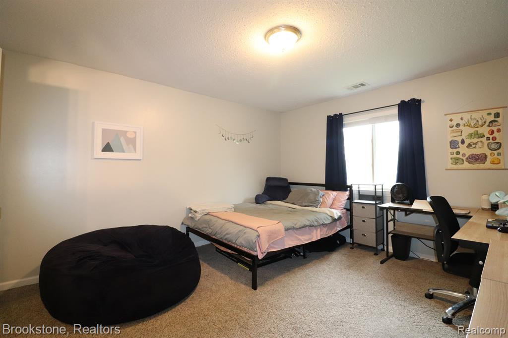 9786 SAWGRASS Court, Belleville, MI 48111 — Photo 20
