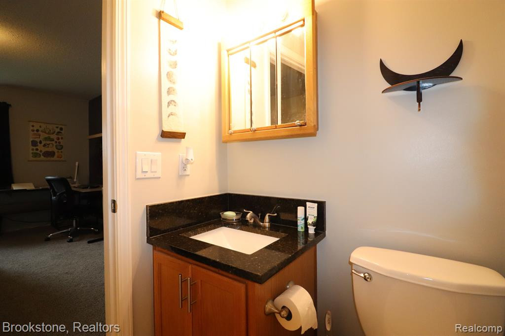 9786 SAWGRASS Court, Belleville, MI 48111 — Photo 22