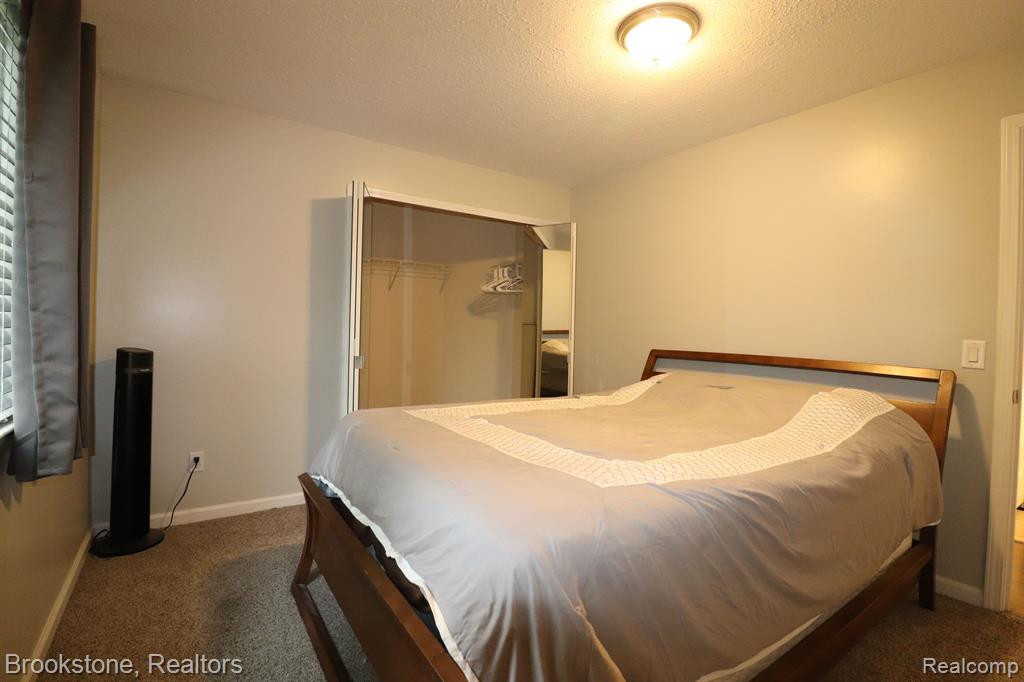 9786 SAWGRASS Court, Belleville, MI 48111 — Photo 29