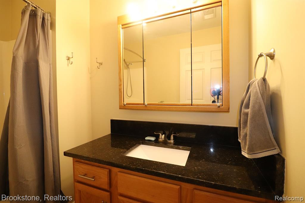 9786 SAWGRASS Court, Belleville, MI 48111 — Photo 31
