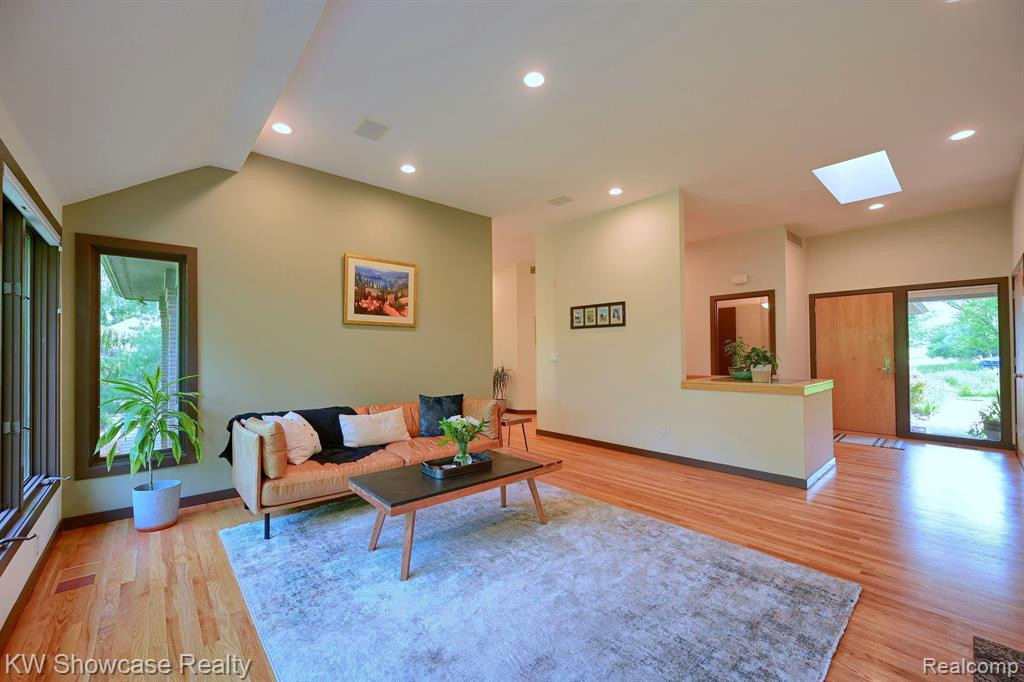 5128 PHEASANT Trail, Ann Arbor, MI 48105 — Photo 10