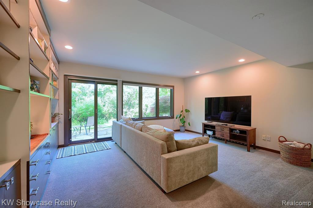 5128 PHEASANT Trail, Ann Arbor, MI 48105 — Photo 27
