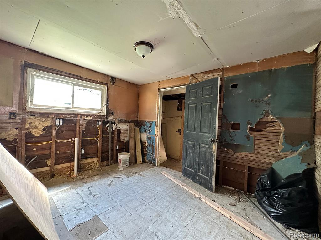 750 SCOTTWOOD Street, Pontiac, MI 48340 — Photo 8