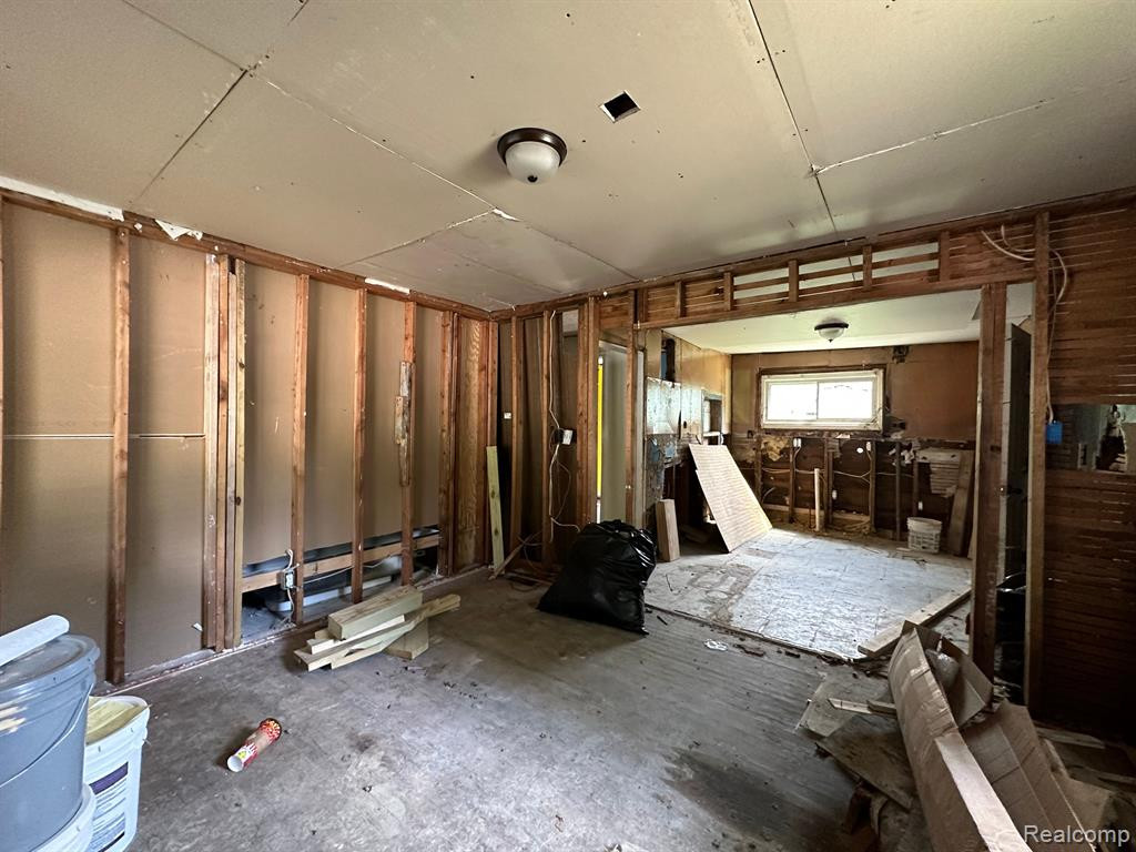 750 SCOTTWOOD Street, Pontiac, MI 48340 — Photo 12