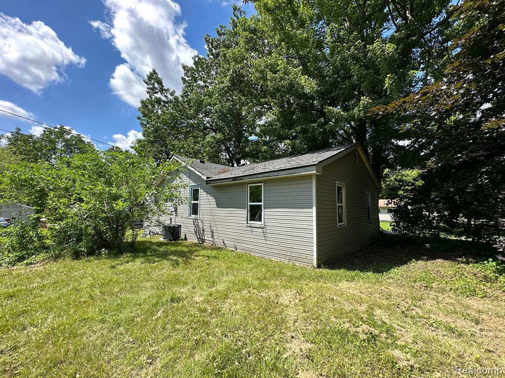 750 SCOTTWOOD Street, Pontiac, MI 48340 — Photo 23