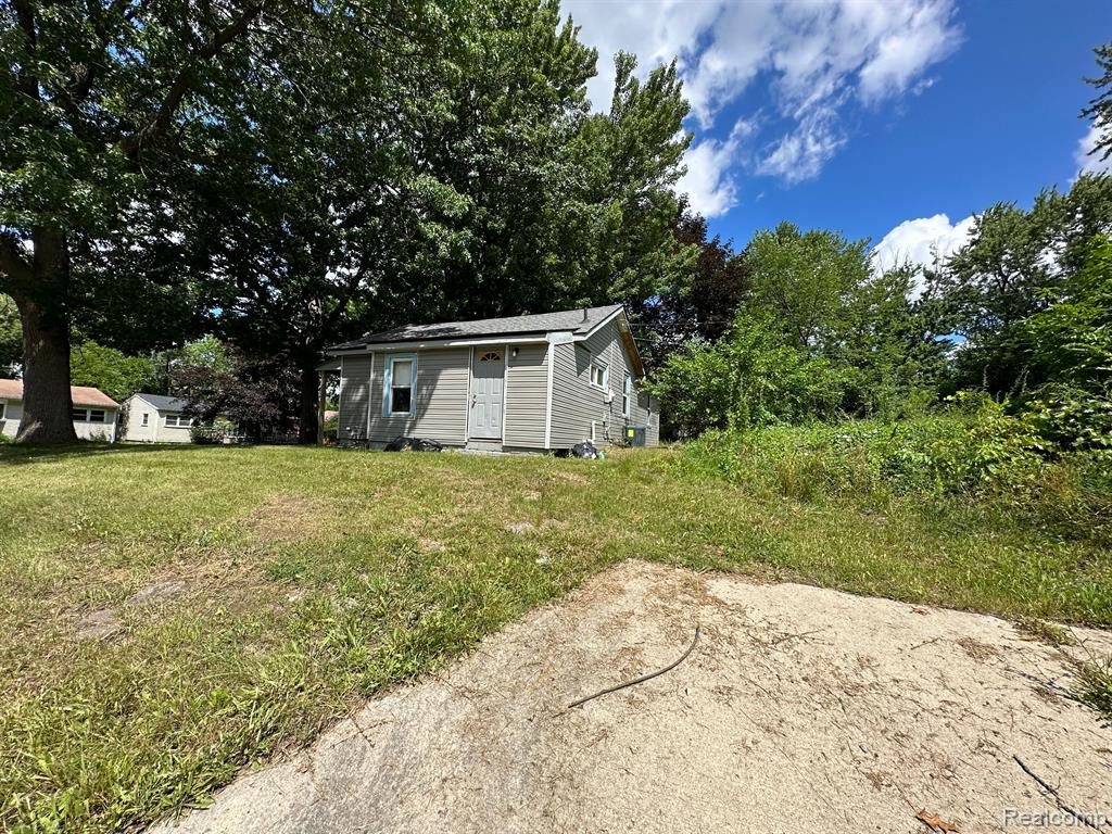 750 SCOTTWOOD Street, Pontiac, MI 48340 — Photo 24