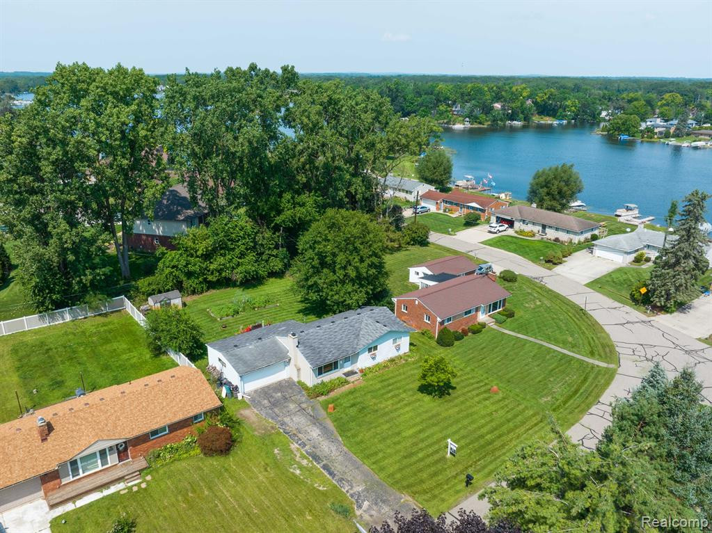 2399 ETHEL Drive, Wolverine Lake, MI 48390 — Photo 3