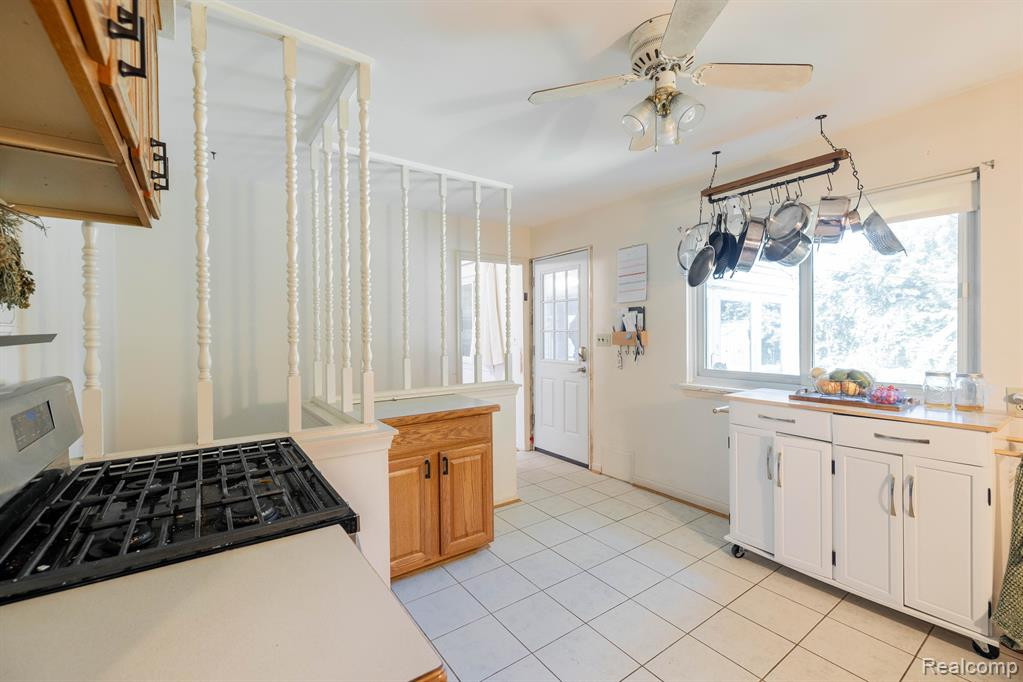 2399 ETHEL Drive, Wolverine Lake, MI 48390 — Photo 8