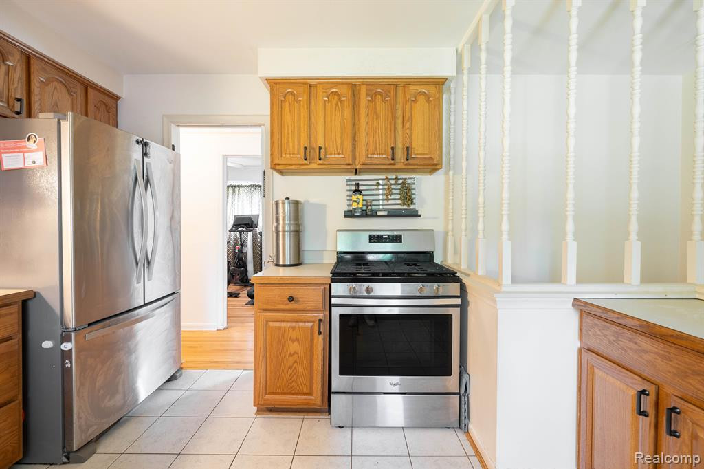 2399 ETHEL Drive, Wolverine Lake, MI 48390 — Photo 10