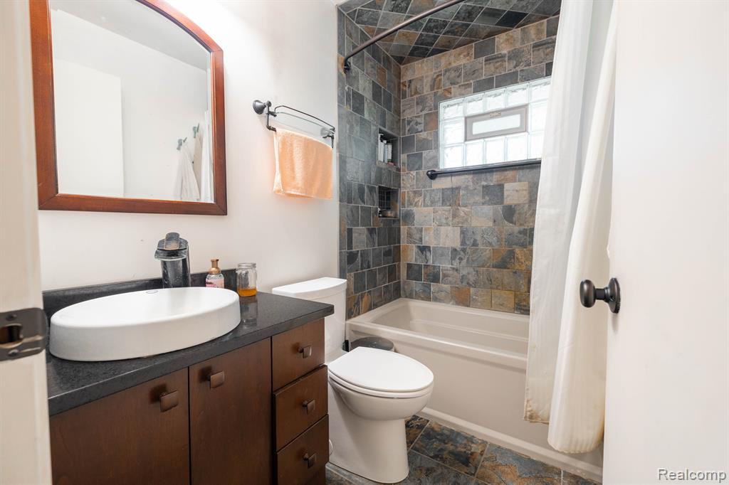 2399 ETHEL Drive, Wolverine Lake, MI 48390 — Photo 14