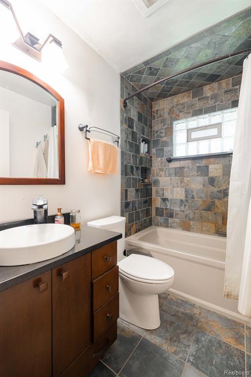 2399 ETHEL Drive, Wolverine Lake, MI 48390 — Photo 15