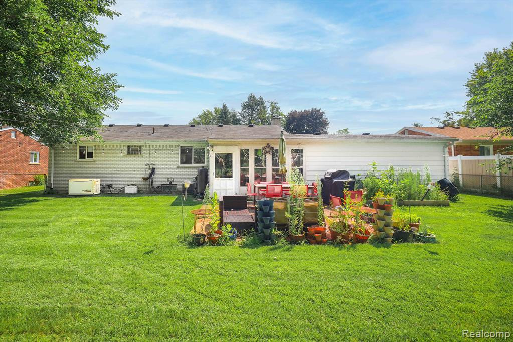 2399 ETHEL Drive, Wolverine Lake, MI 48390 — Photo 26