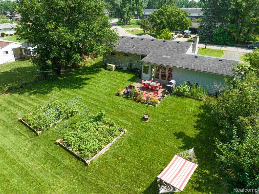 2399 ETHEL Drive, Wolverine Lake, MI 48390 — Photo 29