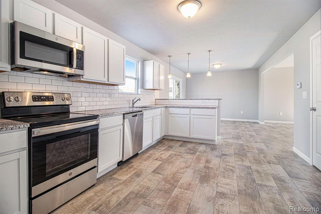 3055 IVY WOOD Circle, Howell, MI 48855 — Photo 8