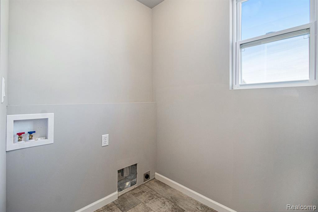 3055 IVY WOOD Circle, Howell, MI 48855 — Photo 9