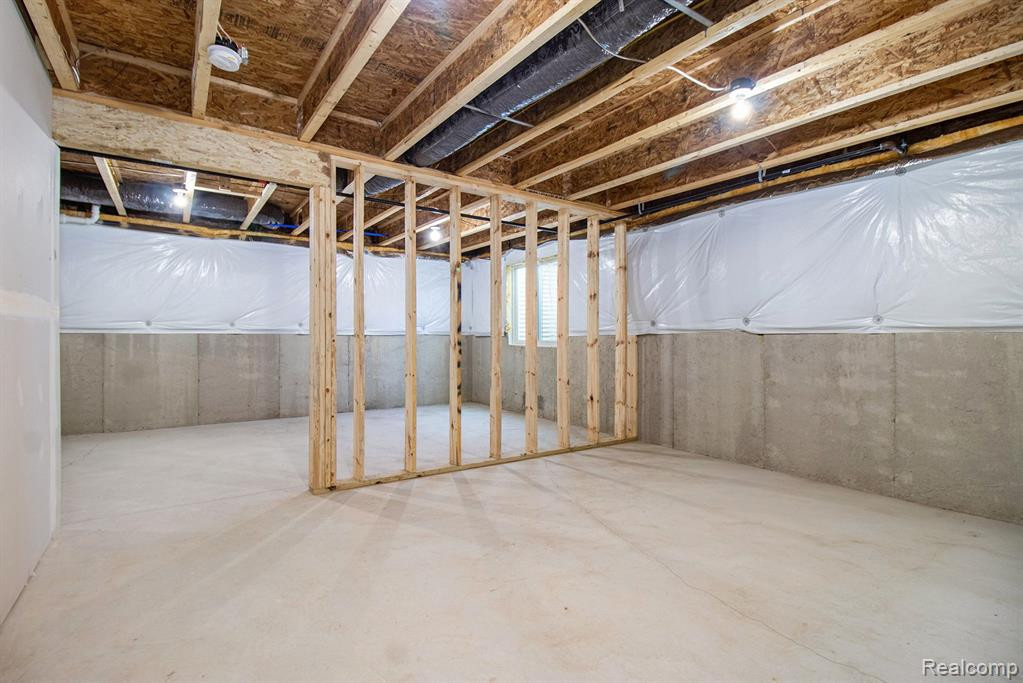 3055 IVY WOOD Circle, Howell, MI 48855 — Photo 15