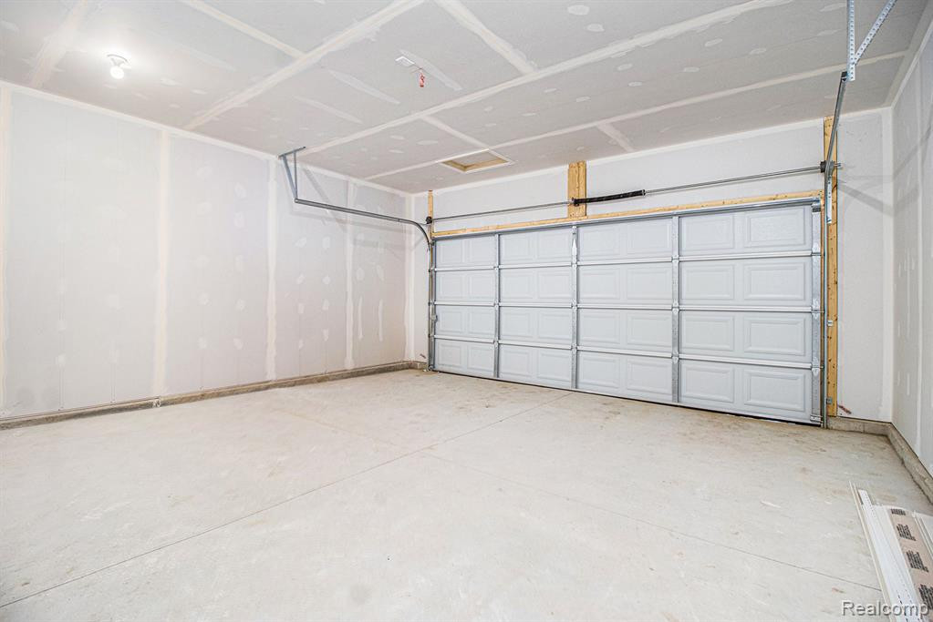 3055 IVY WOOD Circle, Howell, MI 48855 — Photo 17