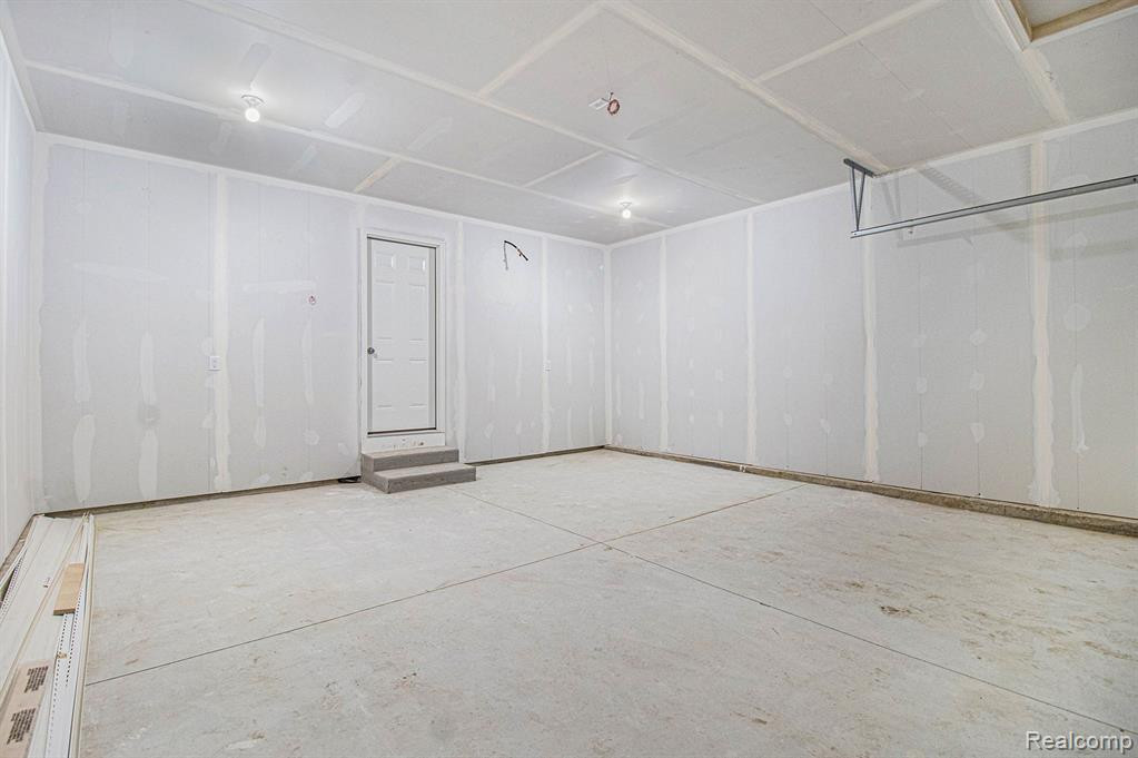 3055 IVY WOOD Circle, Howell, MI 48855 — Photo 18