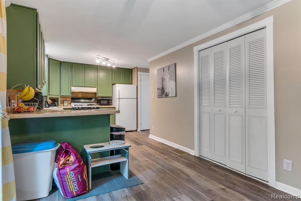 2671 N PETERSON Drive, Sanford, MI 48657 — Photo 9