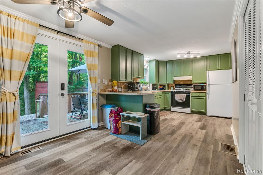 2671 N PETERSON Drive, Sanford, MI 48657 — Photo 10