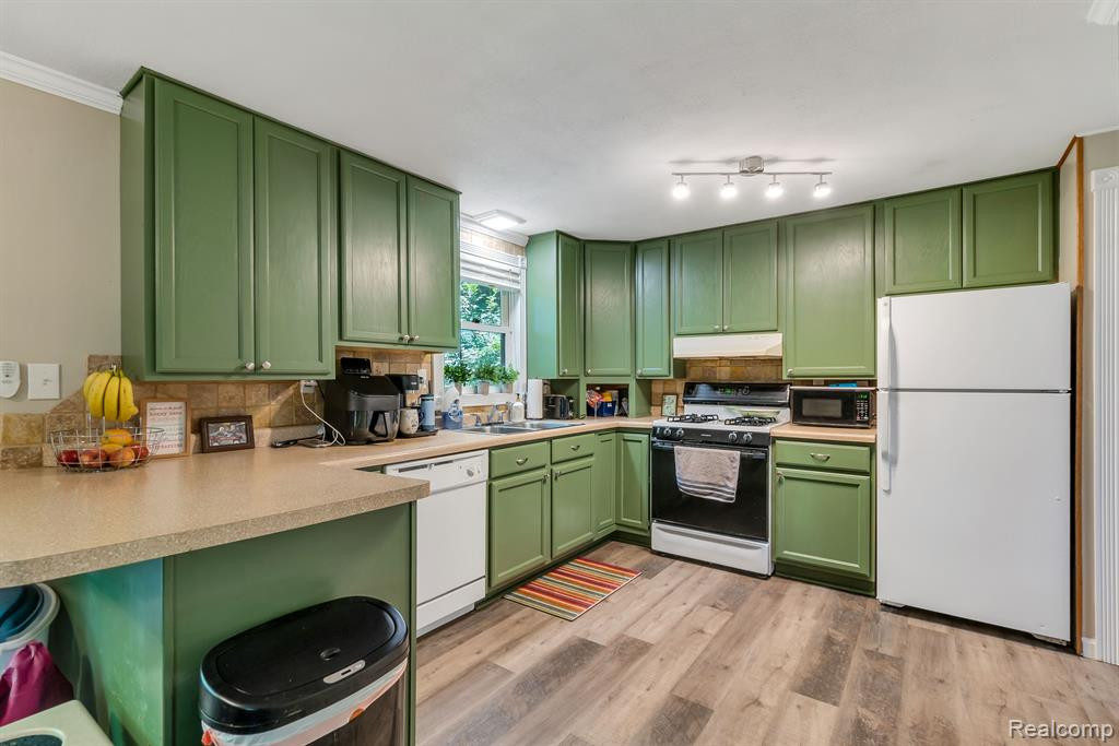 2671 N PETERSON Drive, Sanford, MI 48657 — Photo 11