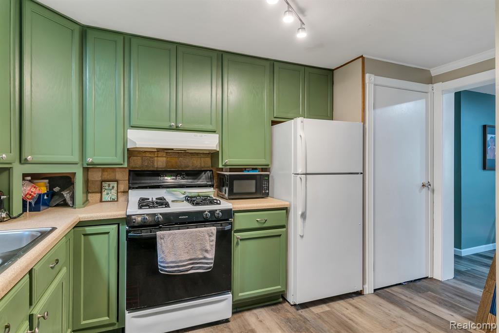 2671 N PETERSON Drive, Sanford, MI 48657 — Photo 13