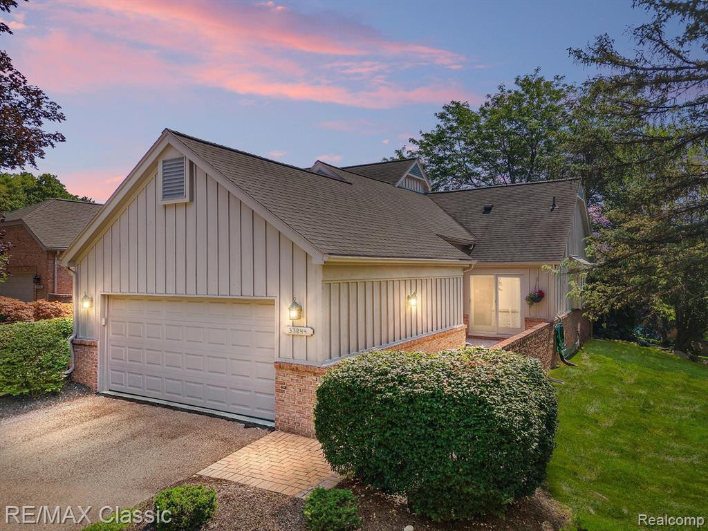 37844 AMBER Drive, Farmington Hills, MI 48331 — Photo 3