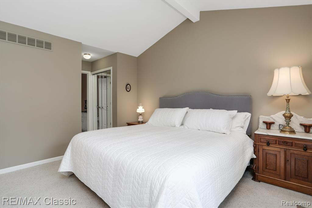 37844 AMBER Drive, Farmington Hills, MI 48331 — Photo 19