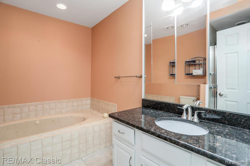 37844 AMBER Drive, Farmington Hills, MI 48331 — Photo 20