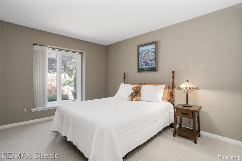 37844 AMBER Drive, Farmington Hills, MI 48331 — Photo 24