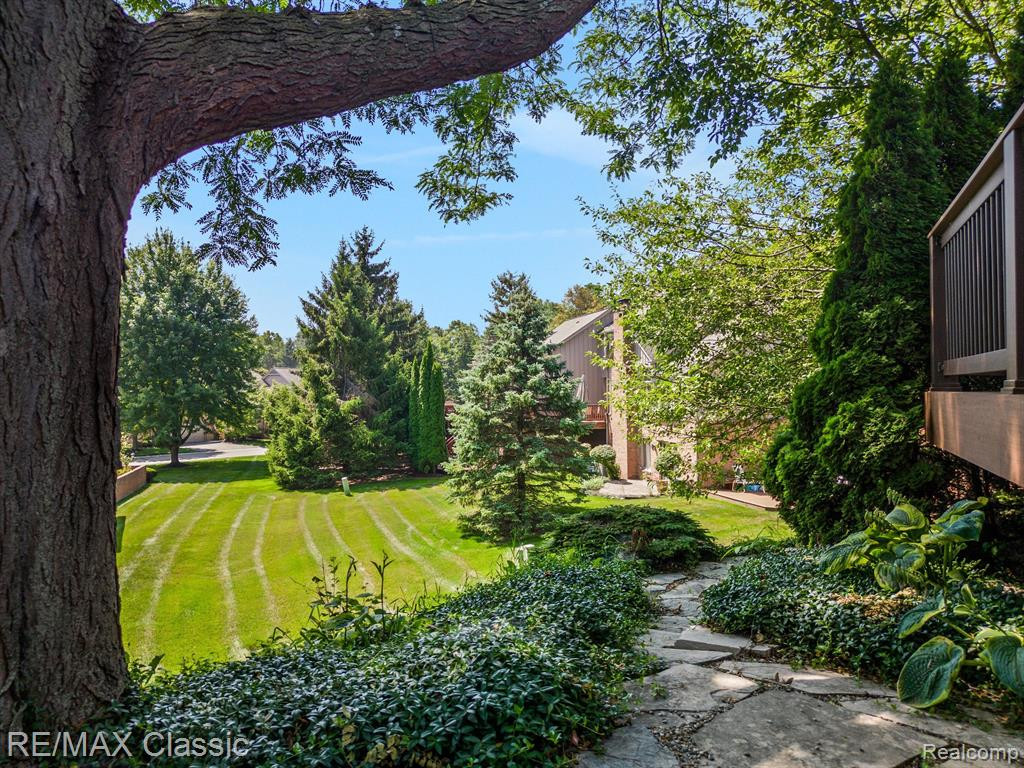 37844 AMBER Drive, Farmington Hills, MI 48331 — Photo 37