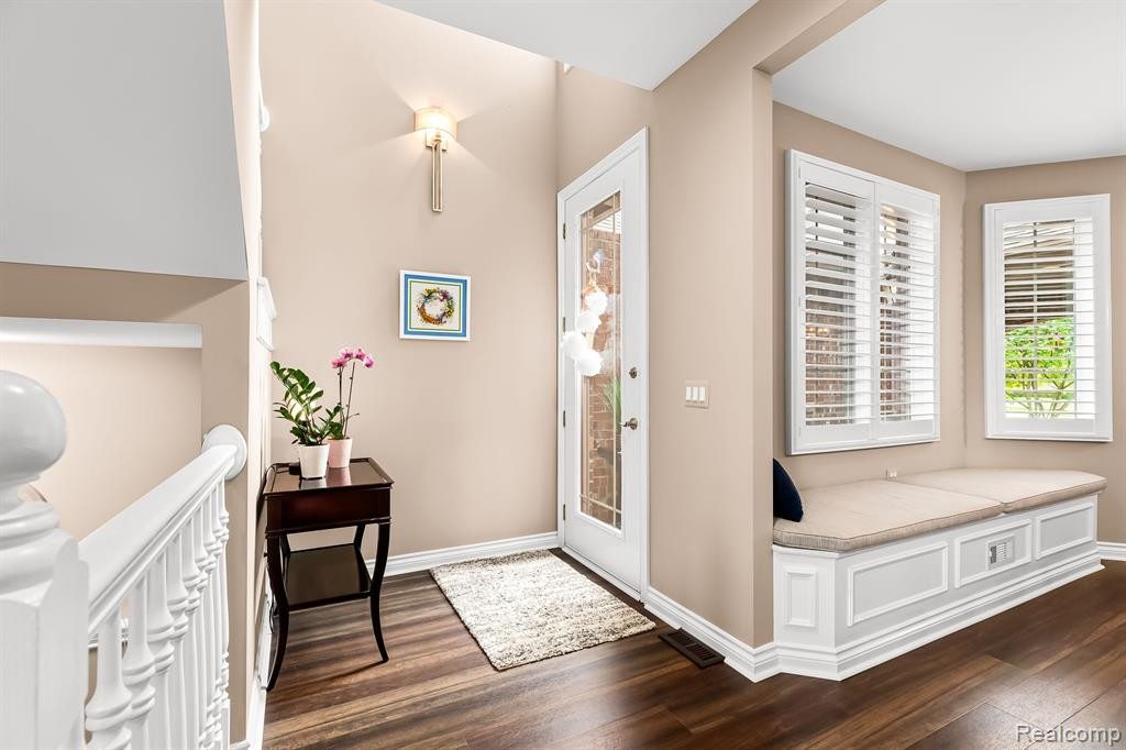 10729 WATERFALL Court, South Lyon, MI 48178 — Photo 5