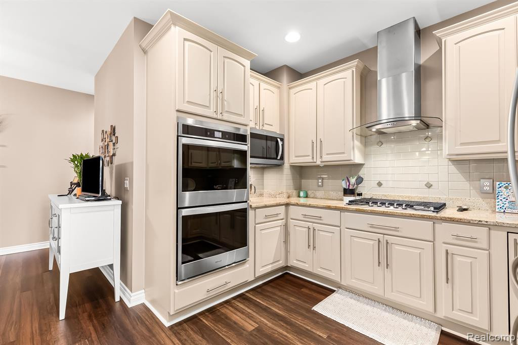 10729 WATERFALL Court, South Lyon, MI 48178 — Photo 10