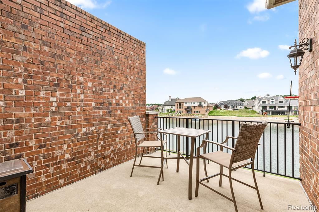 10729 WATERFALL Court, South Lyon, MI 48178 — Photo 16