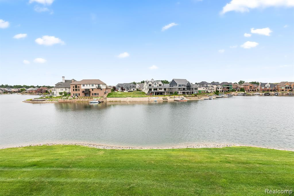 10729 WATERFALL Court, South Lyon, MI 48178 — Photo 24