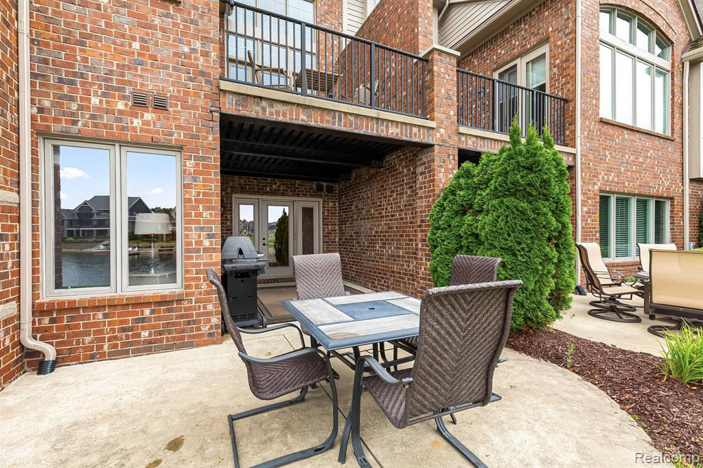 10729 WATERFALL Court, South Lyon, MI 48178 — Photo 41